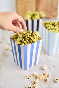 matcha mit popcorn