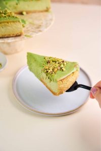 weihnachtlicher matcha käsekuchen